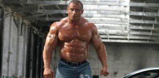 Najjači čovjek na svijetu ušao u MMA ring, pogledajte kad on udari nogom