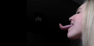 Ona tvrdi da ima najduži jezik na svijetu, može čak dodirnuti oko