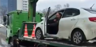 Pauk htio da mu odnese auto al je on bio odlučan da se to neće dogoditi (VIDEO)