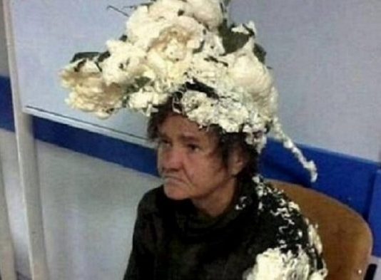 Umjesto pjene za kosu uzela pur pjenu, evo šta je nastalo od njene frizure