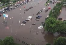 POTOP U GLAVNOM GRADU, VOZILA PLUTAJU, ULICA PRETVORENA U JEZERO: Dramatični prizori obilaze svijet (VIDEO)