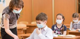 ANKETA: Podržavate li odluku DA UČENICI MORAJU NOSITI MASKE U ŠKOLI?