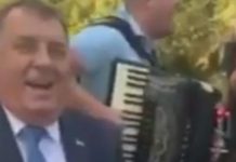 Dodik se opustio uz zvuke harmonike pa zapjevao glasno (VIDEO)