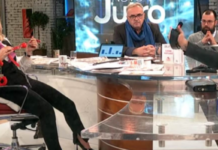 UŠLA U STUDIO I VEZALA JOVANU JEREMIĆ USRED EMISIJE: Haos na Pinku, gosti nijemo gledali (FOTO)