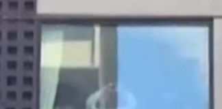 Đoković snimljen na prozoru raspadnutog hotela: Srbima stalno pokazuje jedan simbol